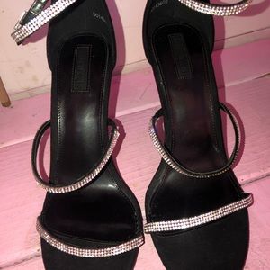 Forever21 black heels super cute